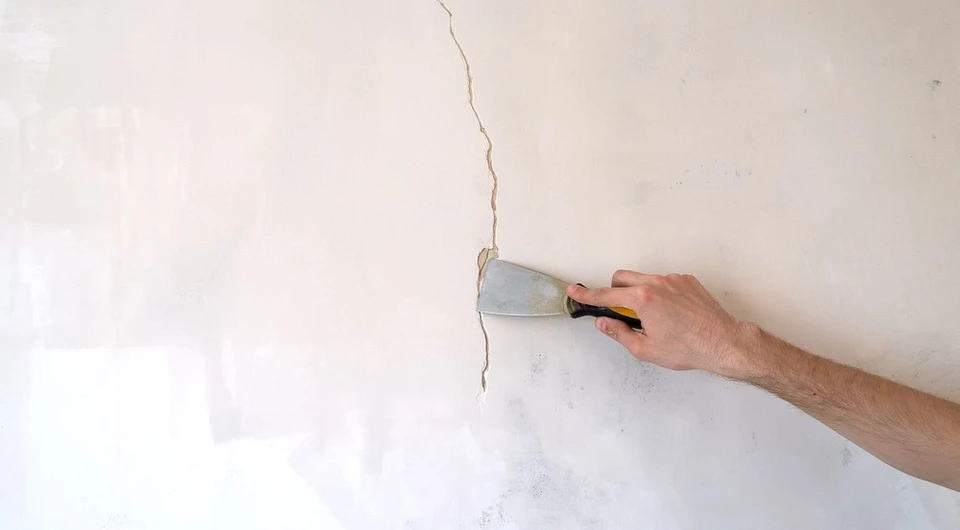 How to seal a gap between walls and how to do it: 8 solutions for different situations